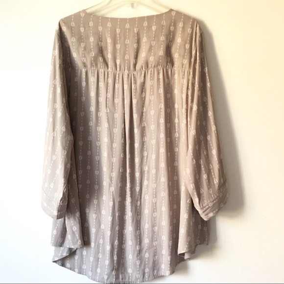 Torrid Harper Arrow Textured  Button Down Blouse 2 - Picture 8 of 10